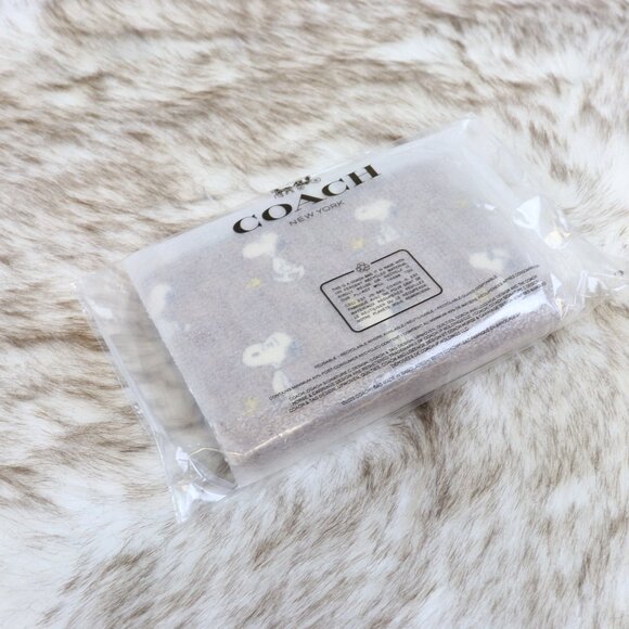 Coach x Peanuts Corner Zip Wristlet In Signature Canvas With Snoopy Print CBS82 - Picture 11 of 11